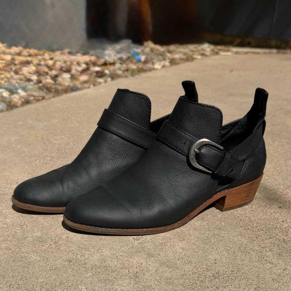 Frye Mia Cutout Booties Black Leather Size 8.5M Women’s, Slip On